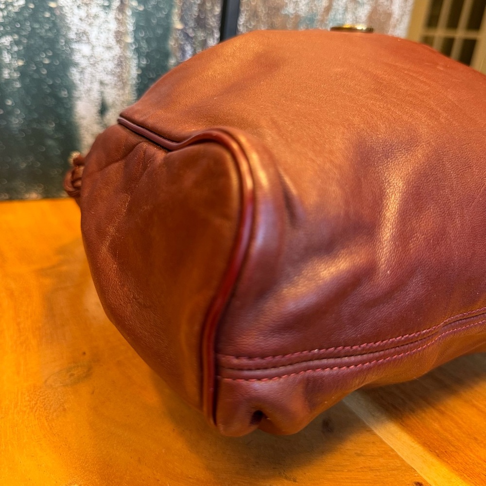 Etienne Aigner Minimalist 1970’s/80’s Burgundy Leather Bucket Shoulder Bag - Picture 14 of 16